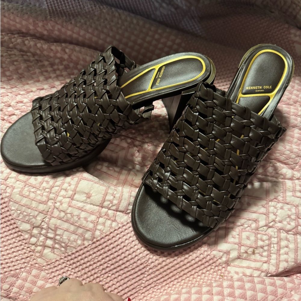 Kenneth Cole Dark Brown Woven Sandals - Picture 5 of 7